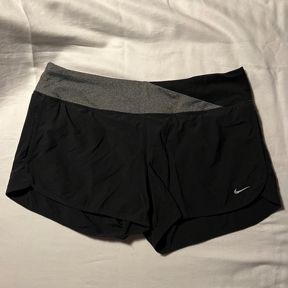 Nike Women's Shorts Black/Grey - Picture 1 of 2